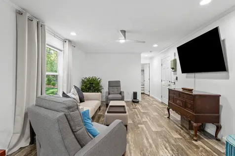 139 Rockingham Road Derry NH 03038