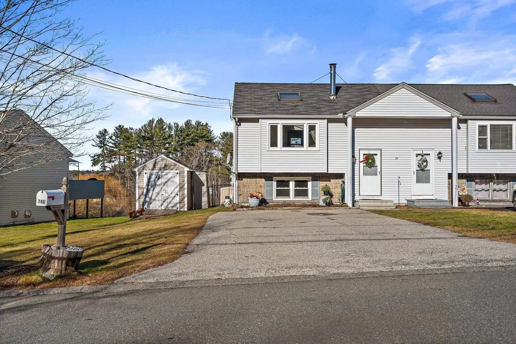 74 Derryfield Road Derry NH 03038