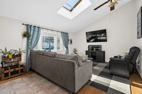 74 Derryfield Road Derry NH 03038