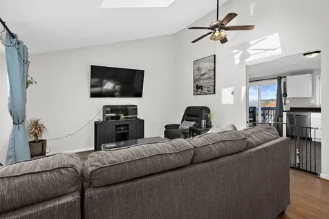 74 Derryfield Road Derry NH 03038