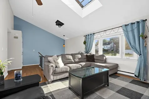 74 Derryfield Road Derry NH 03038