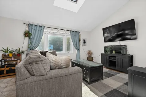 74 Derryfield Road Derry NH 03038