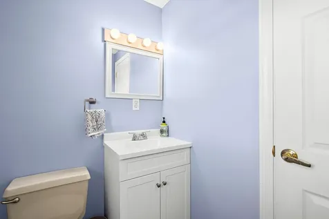 74 Derryfield Road Derry NH 03038