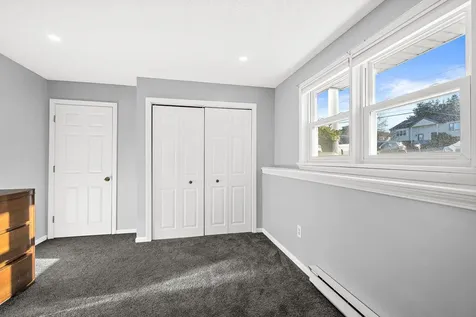 74 Derryfield Road Derry NH 03038