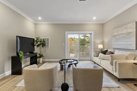 10100 S Willow Street Manchester NH 03103