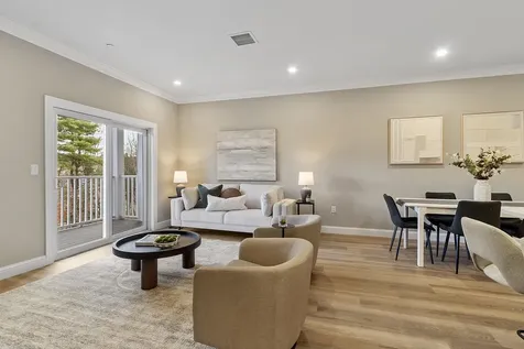 10100 S Willow Street Manchester NH 03103