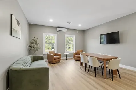 10100 S Willow Street Manchester NH 03103