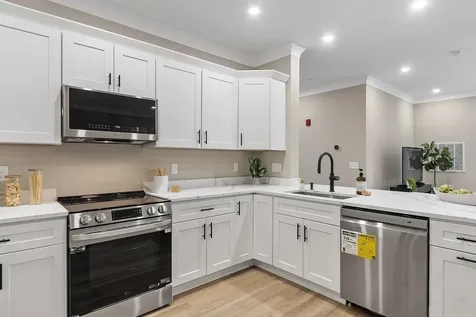 10100 S Willow Street Manchester NH 03103