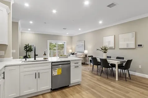 10100 S Willow Street Manchester NH 03103