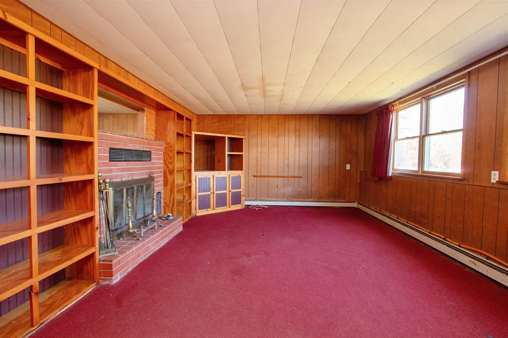 51 Cross Avenue St. Johnsbury VT 05819