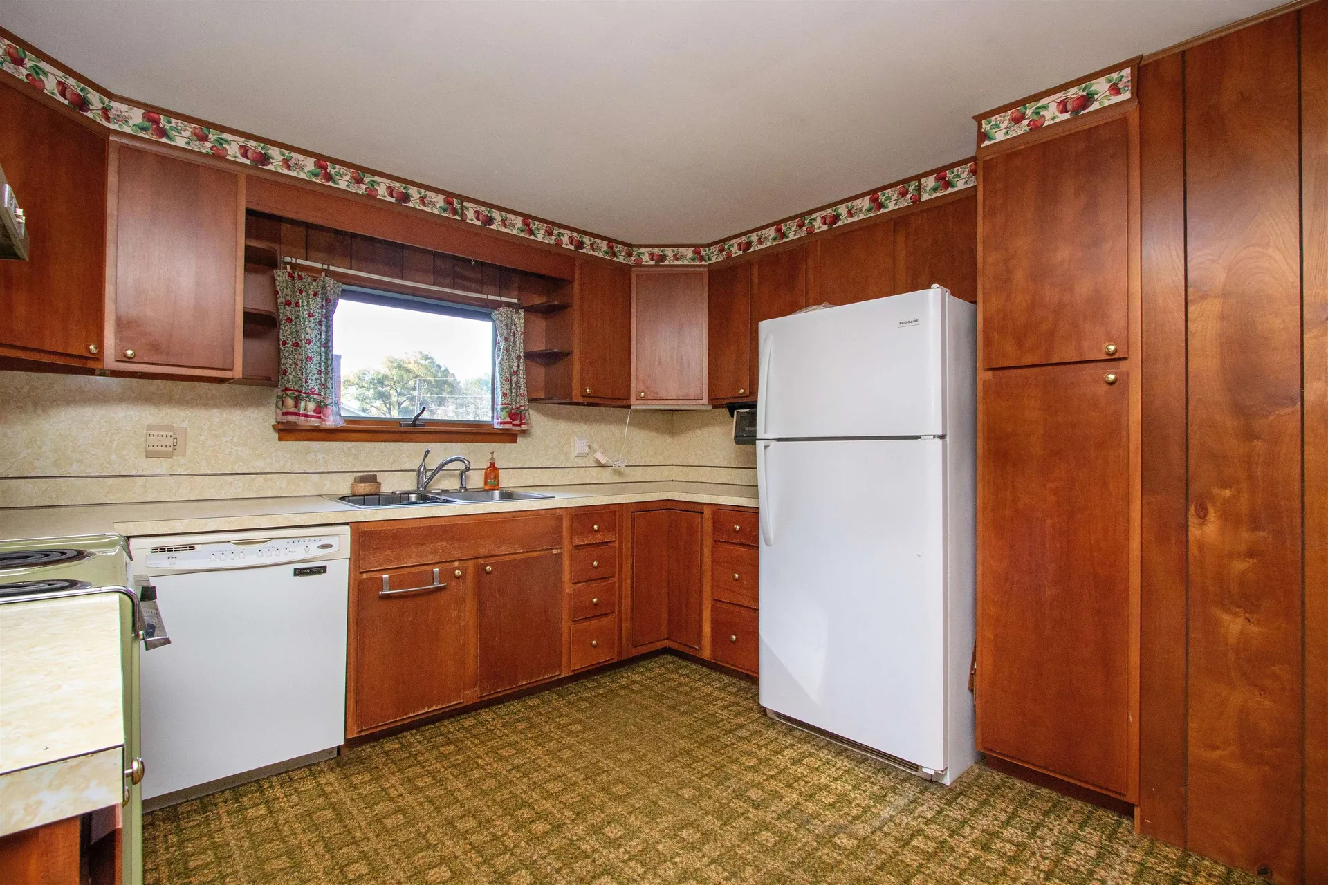 51 Cross Avenue St. Johnsbury VT 05819