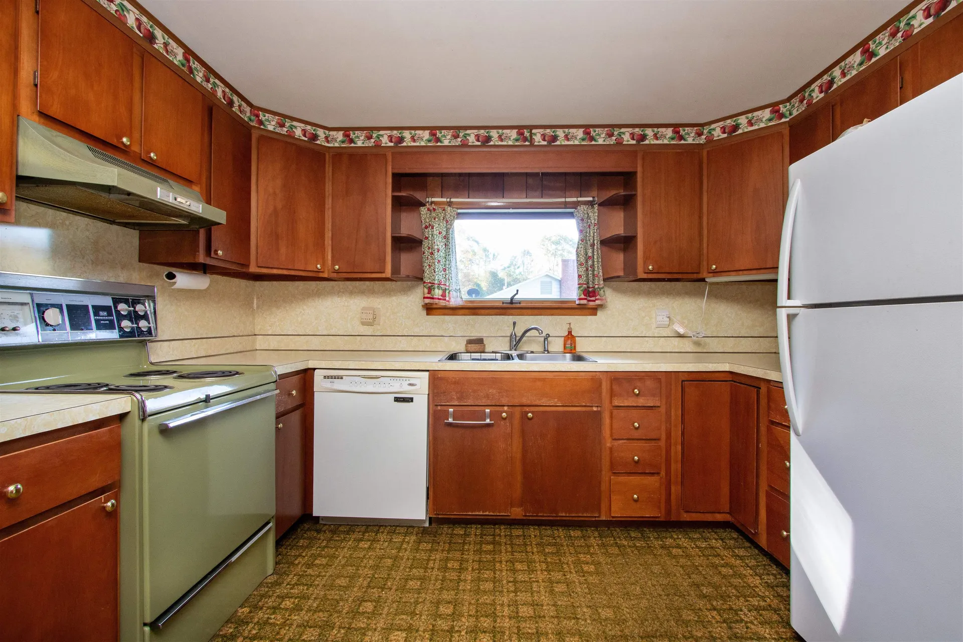 51 Cross Avenue St. Johnsbury VT 05819