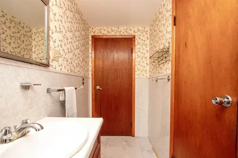 51 Cross Avenue St. Johnsbury VT 05819