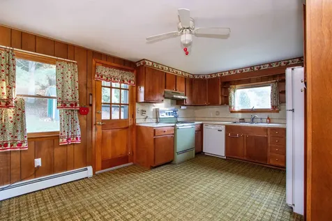 51 Cross Avenue St. Johnsbury VT 05819