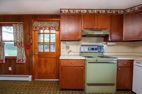 51 Cross Avenue St. Johnsbury VT 05819