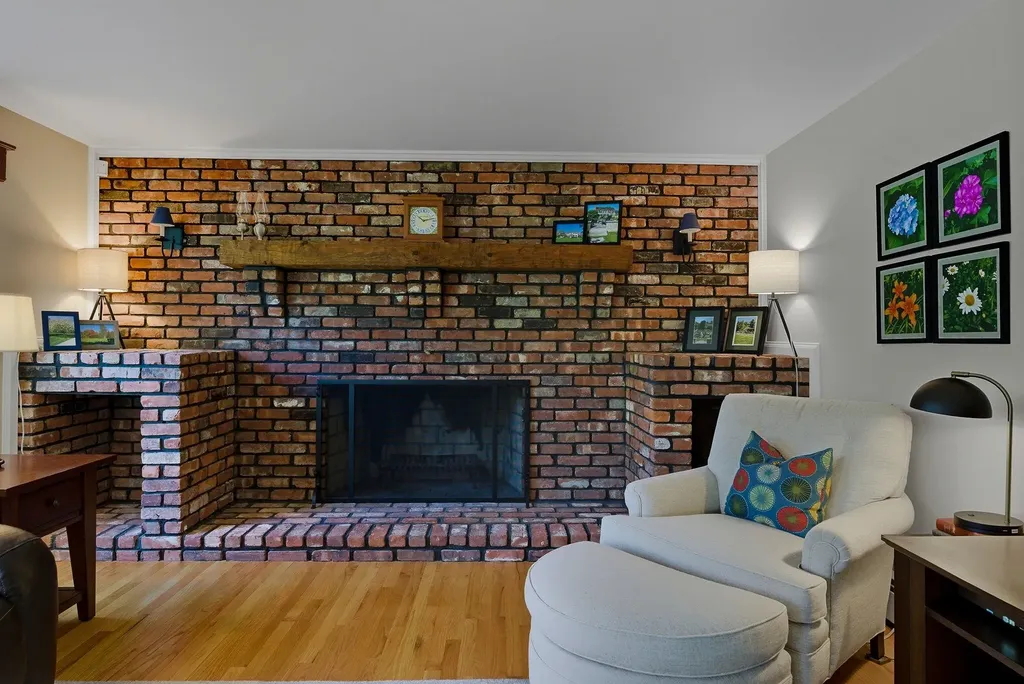 7 Camelot Road Windham NH 03087