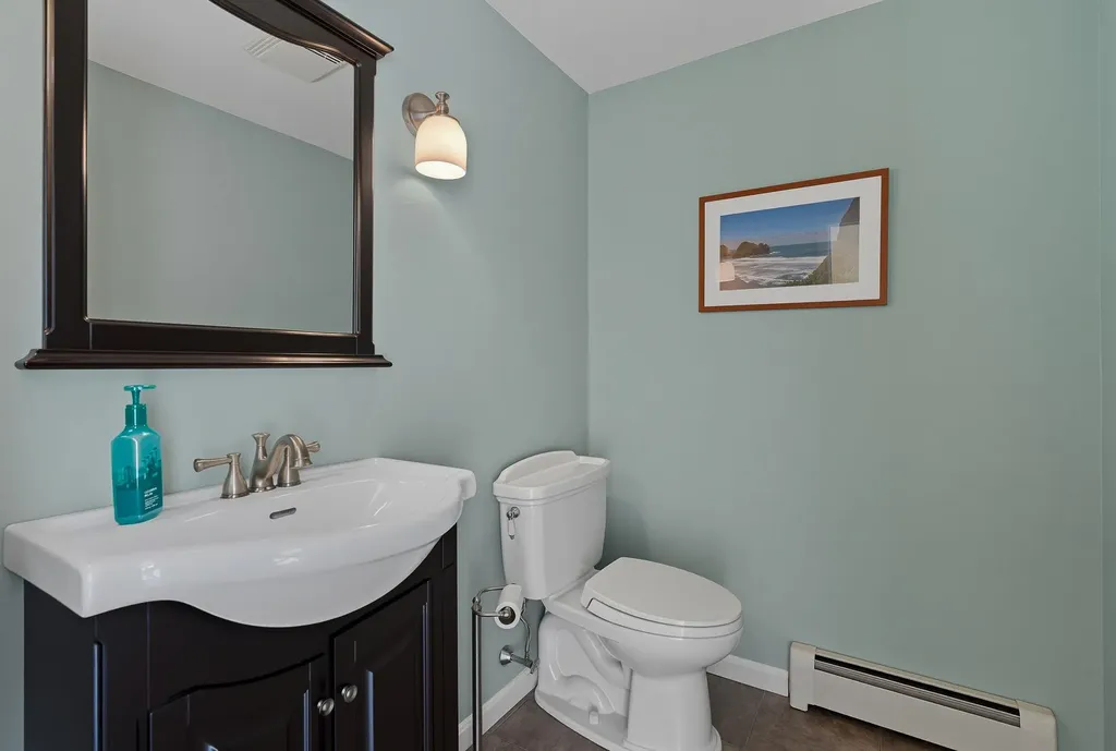 7 Camelot Road Windham NH 03087