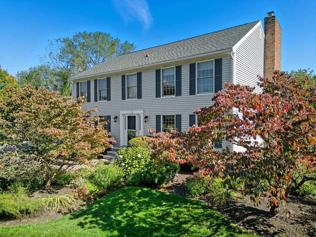 7 Camelot Road Windham NH 03087