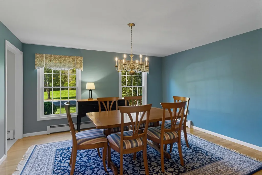 7 Camelot Road Windham NH 03087