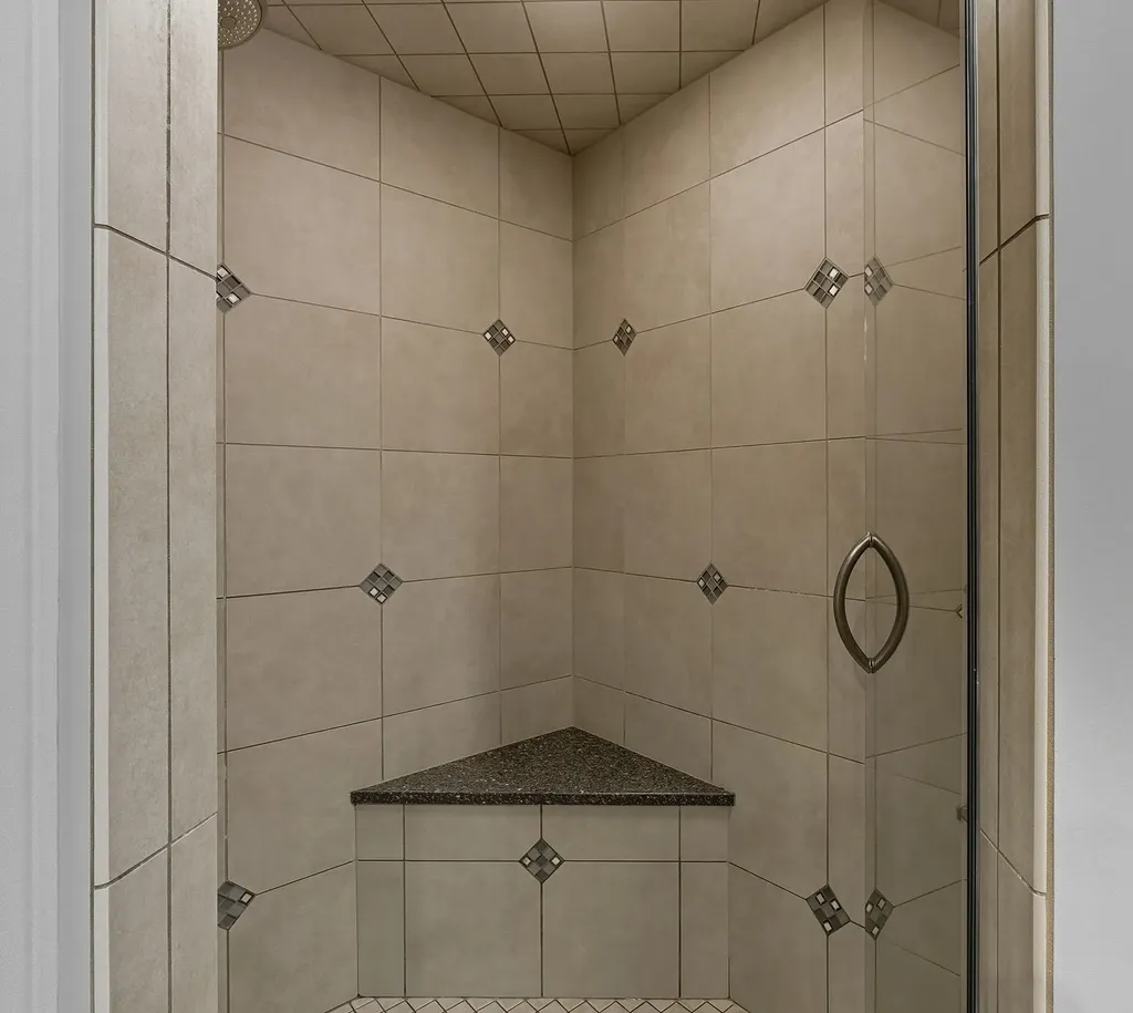 7 Camelot Road Windham NH 03087