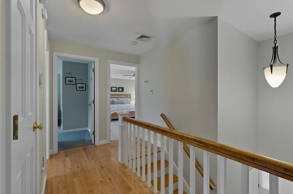 7 Camelot Road Windham NH 03087