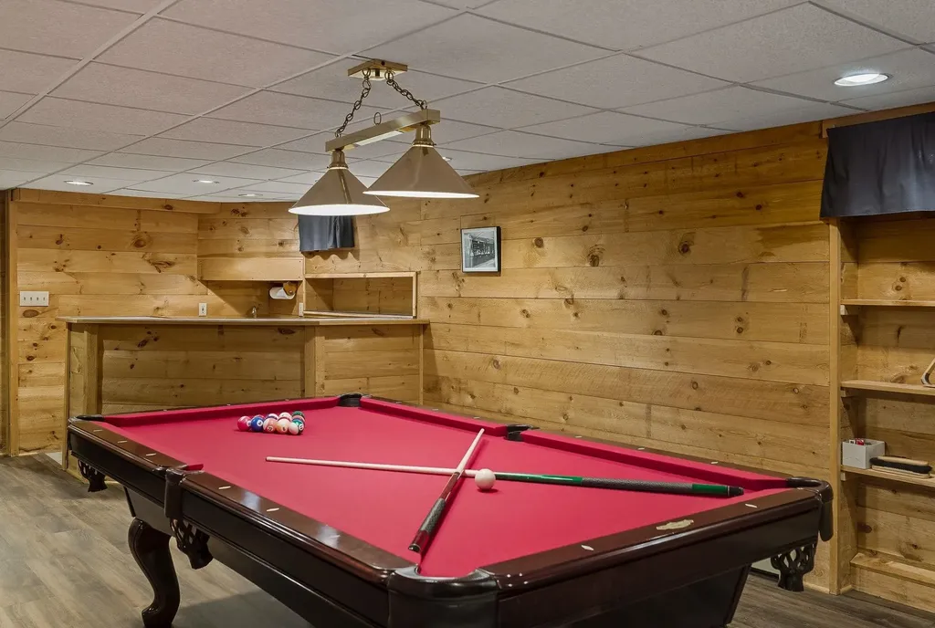 7 Camelot Road Windham NH 03087