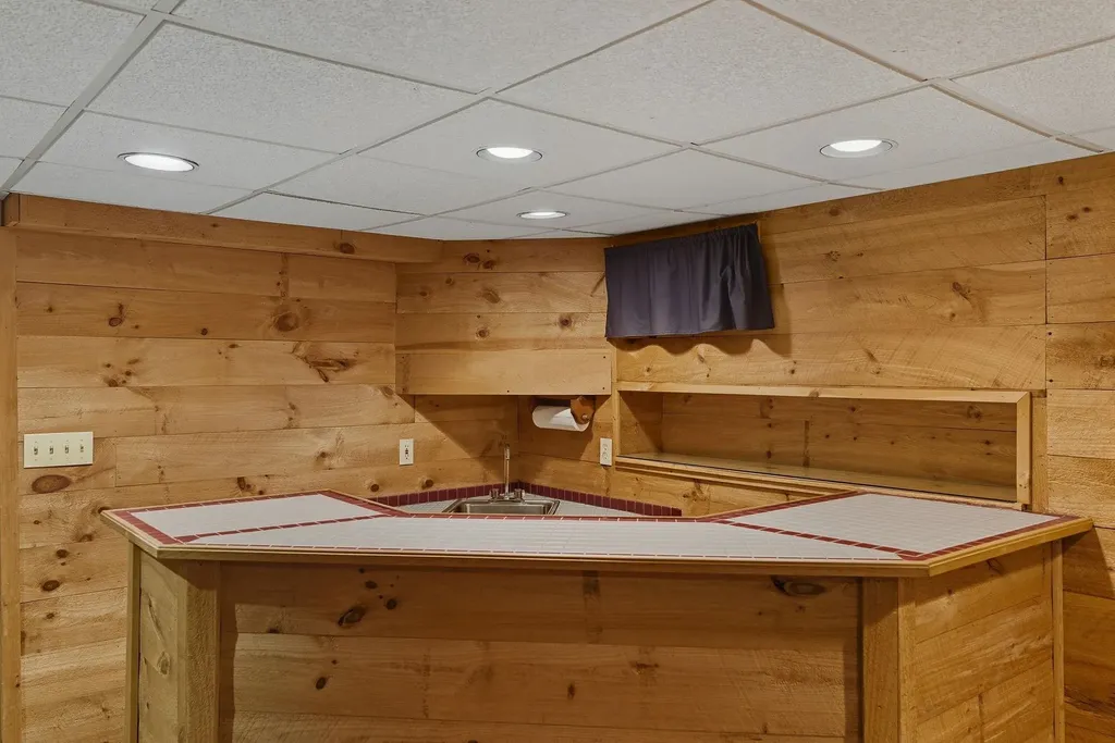 7 Camelot Road Windham NH 03087