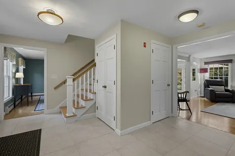 7 Camelot Road Windham NH 03087