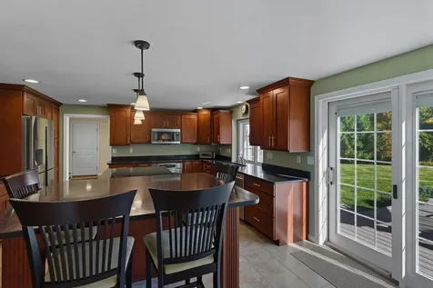 7 Camelot Road Windham NH 03087