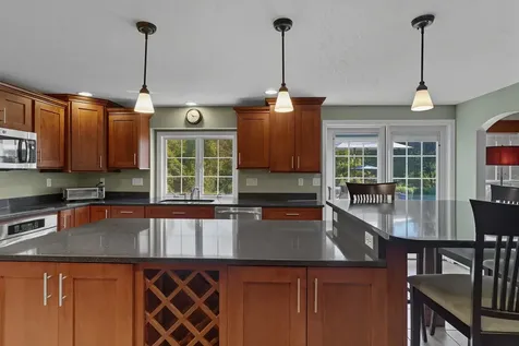 7 Camelot Road Windham NH 03087