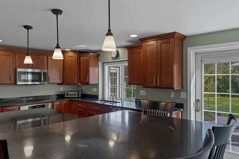 7 Camelot Road Windham NH 03087