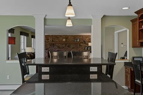 7 Camelot Road Windham NH 03087