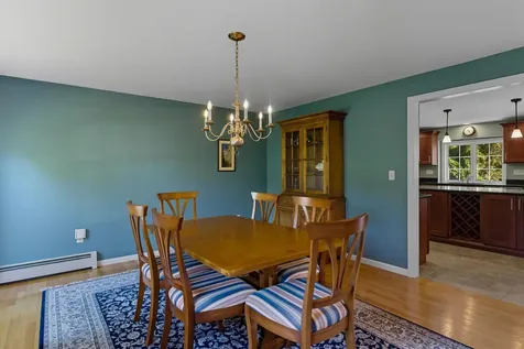 7 Camelot Road Windham NH 03087