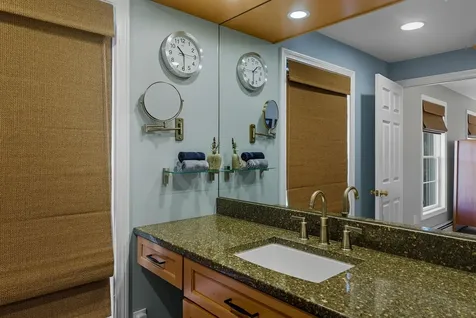 7 Camelot Road Windham NH 03087