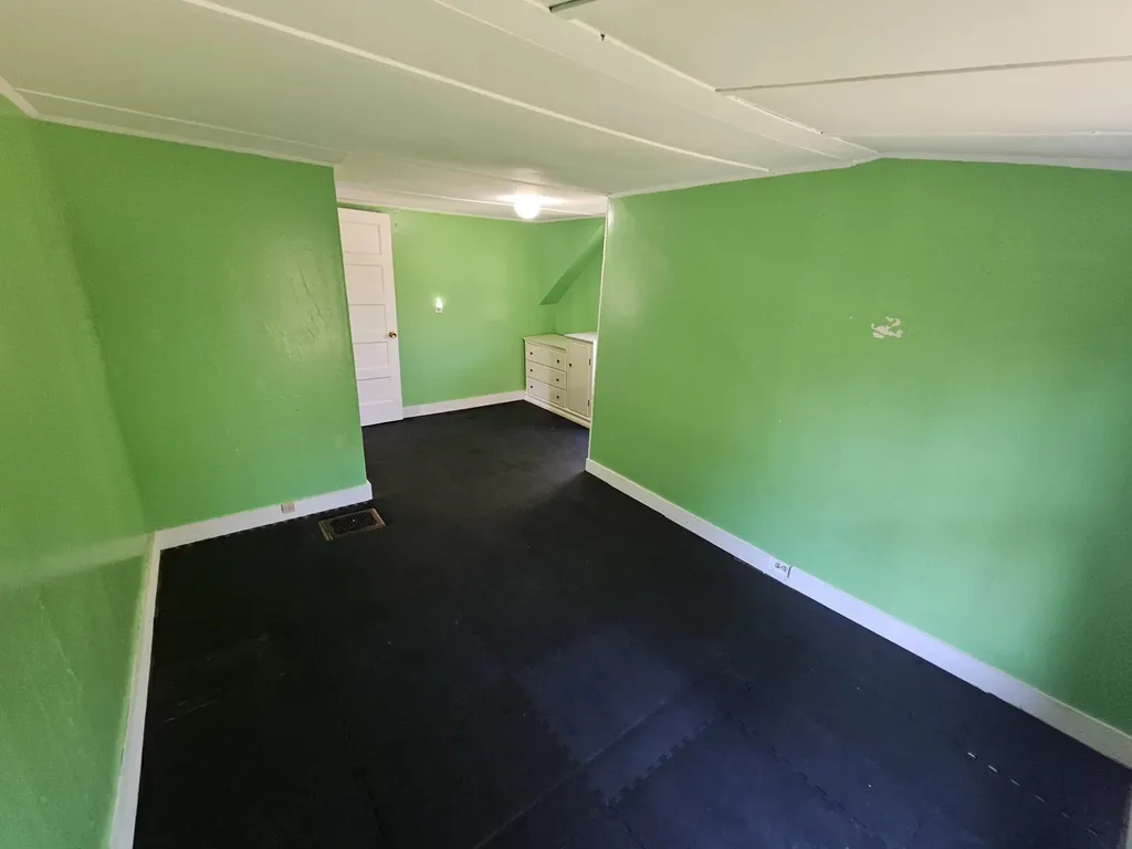 19 Aylward Avenue Swanzey NH 03446