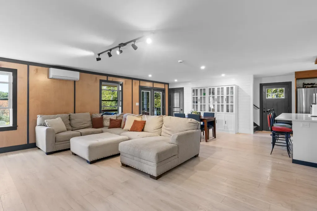 38 High Street North Berwick ME 03906