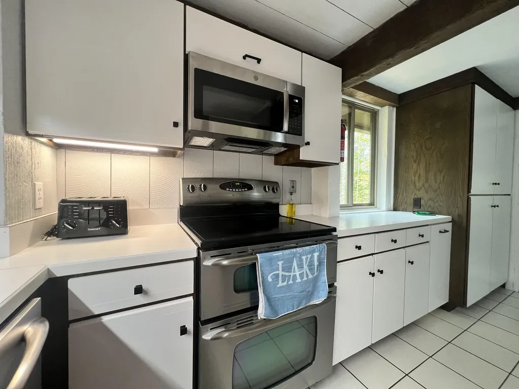 112 Greensward Drive Grantham NH 03753