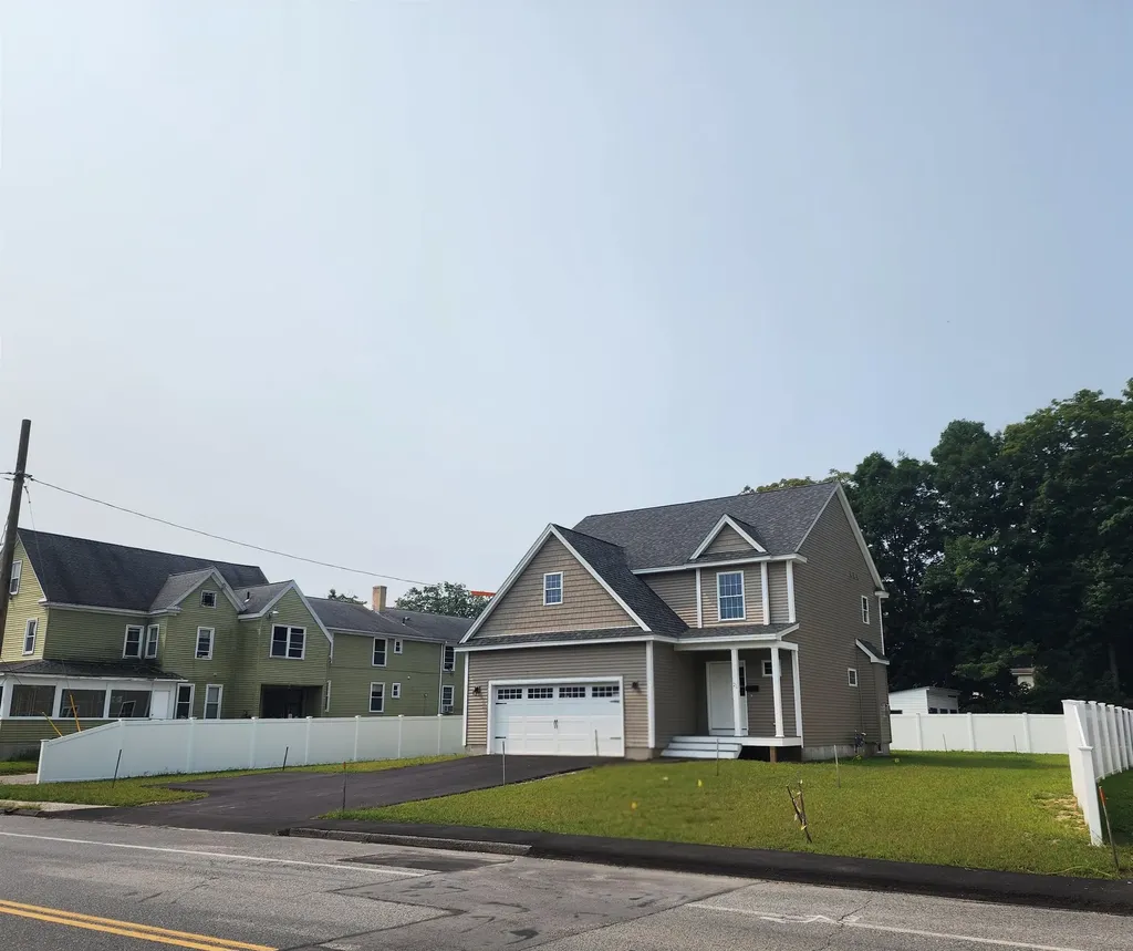 21 Library Street Hudson NH 03051