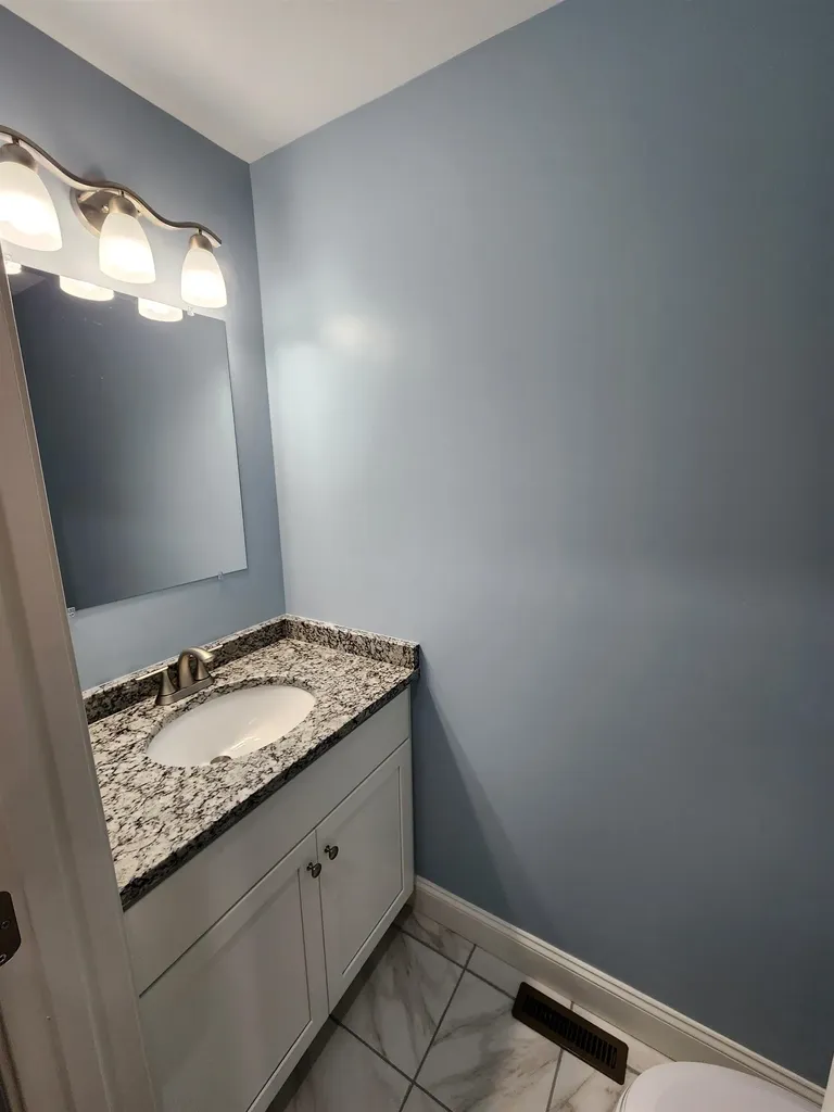 21 Library Street Hudson NH 03051