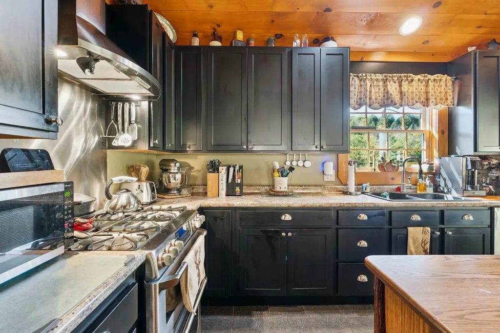 1452 Tyson Road Reading VT 05062