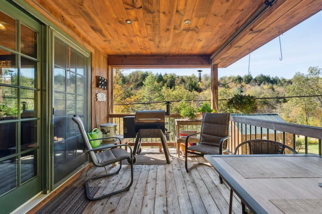 1452 Tyson Road Reading VT 05062