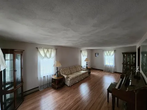 7 Cardinal Road Windham NH 03087