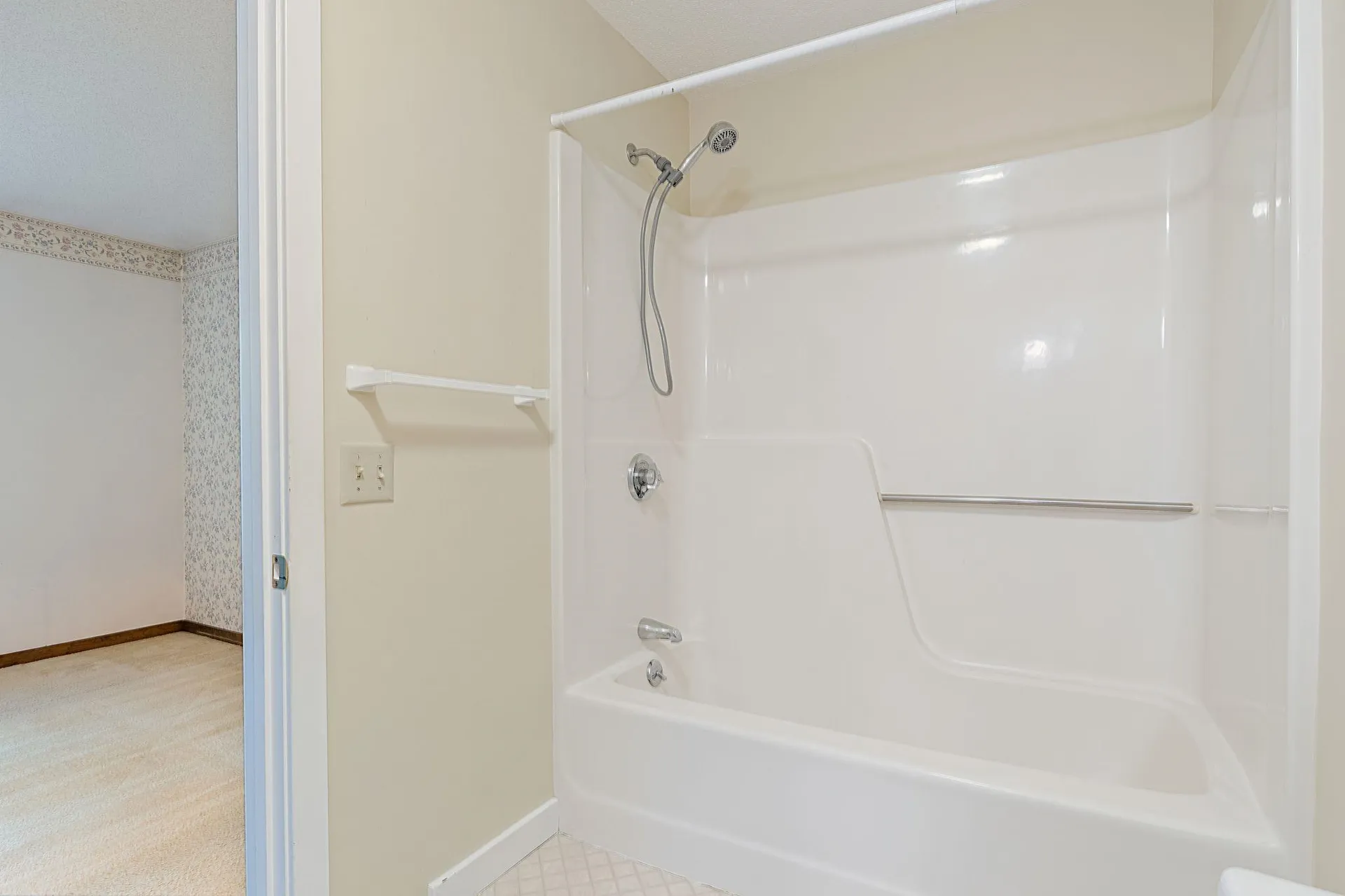 38 Dunvegan Woods Drive Hampton NH 03842