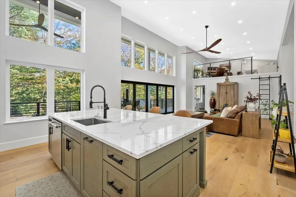 47 East Union Street Goffstown NH 03045