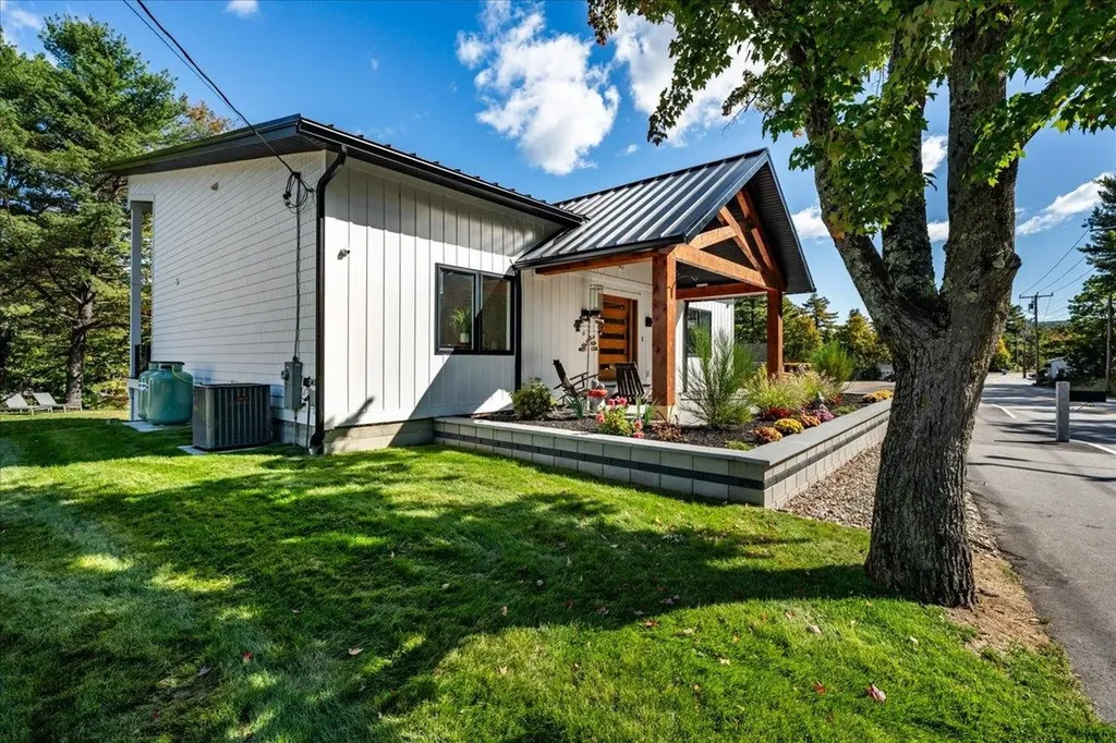 47 East Union Street Goffstown NH 03045