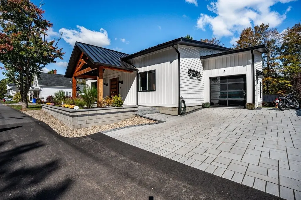 47 East Union Street Goffstown NH 03045