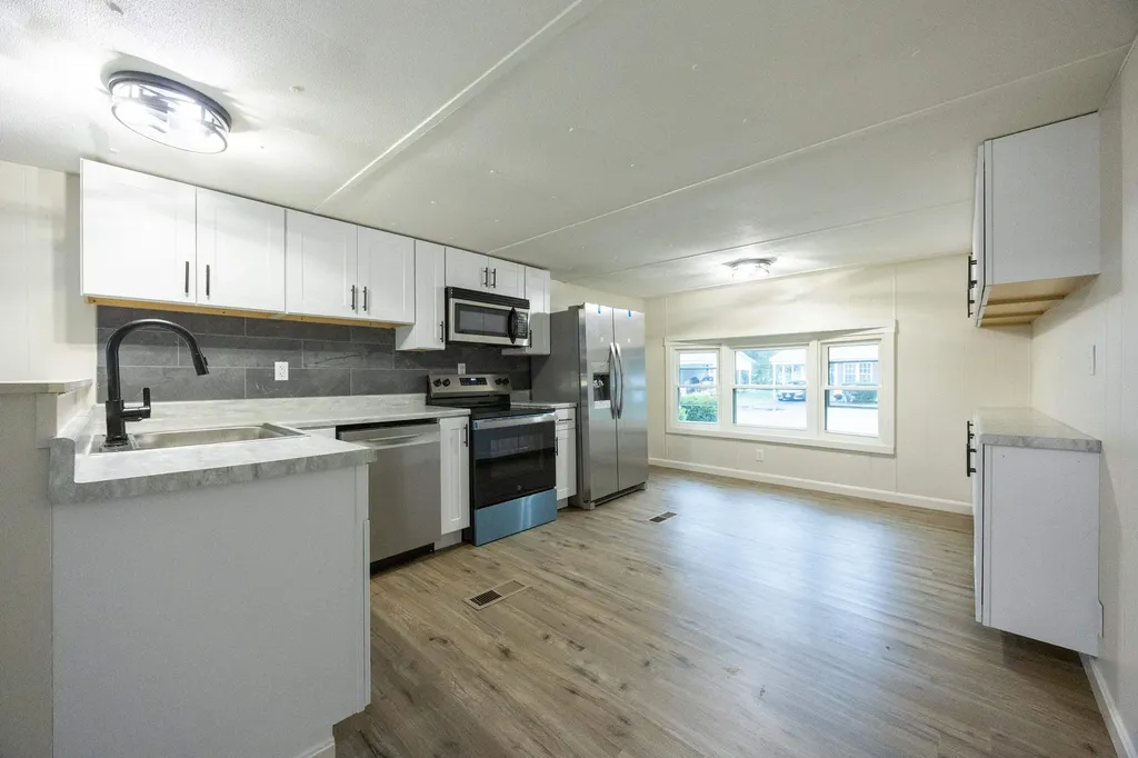 38 Lorna Street Hollis NH 03049