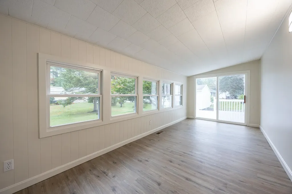 38 Lorna Street Hollis NH 03049