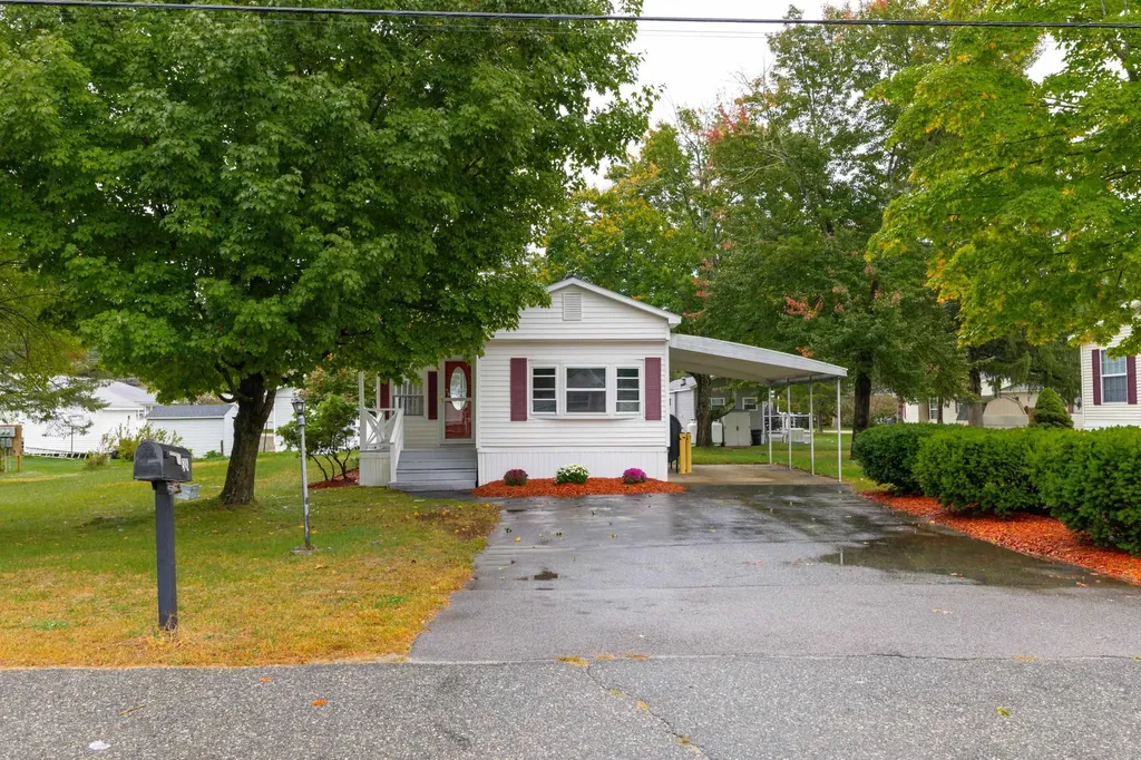 38 Lorna Street Hollis NH 03049