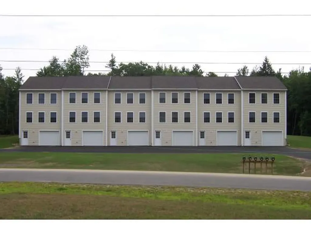 75 Treaty Court Fremont NH 03044